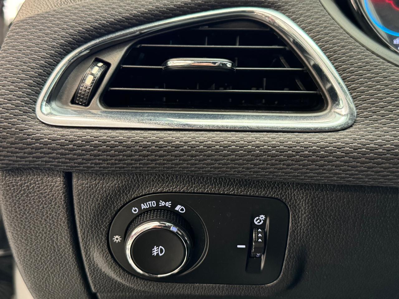 2017 Chevrolet Cruze LT+ApplePlay+Remote Start+New Tires+Brakes+Camera - Photo #43