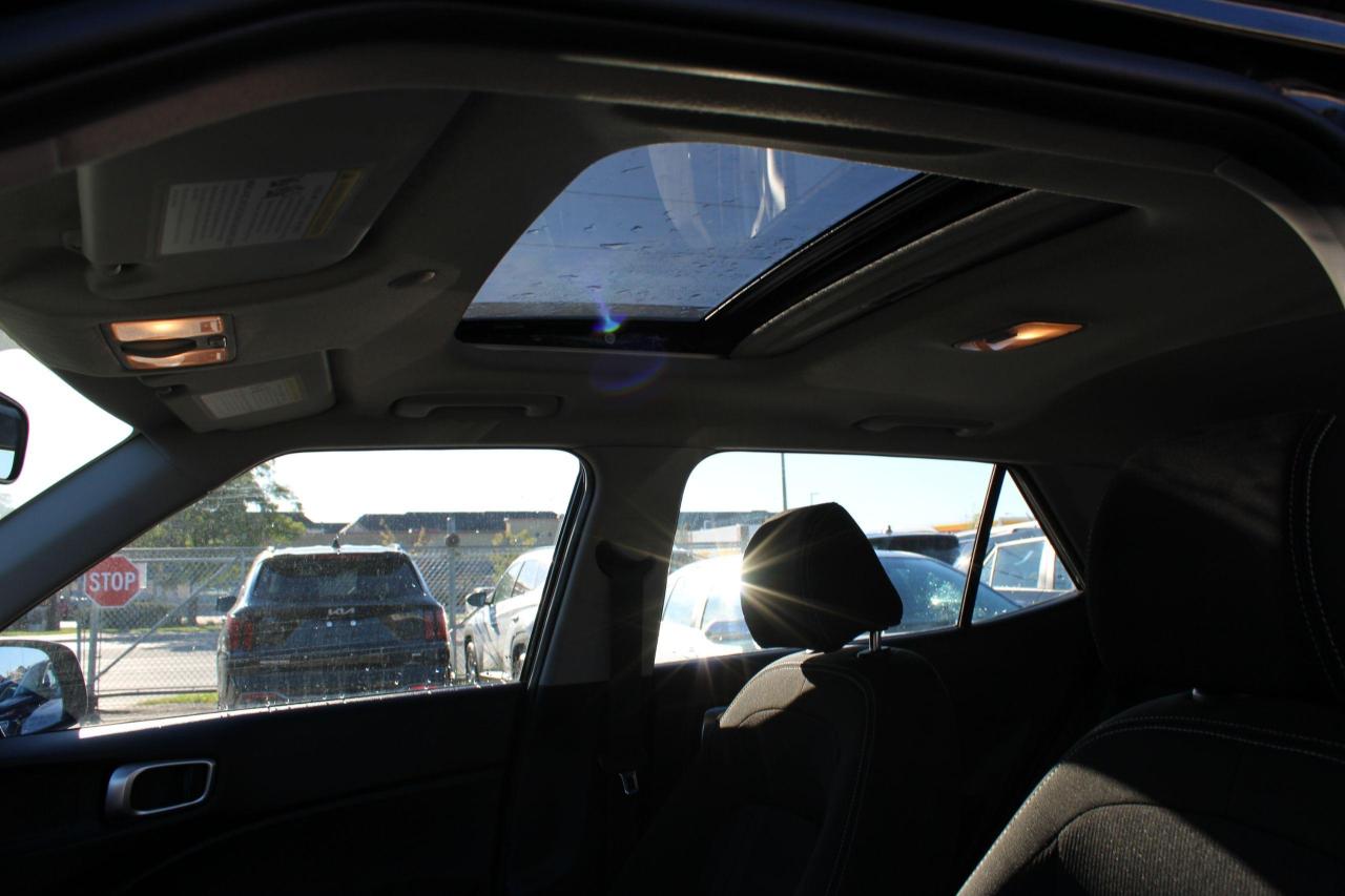 2021 Hyundai Venue Trend IVT - Photo #9