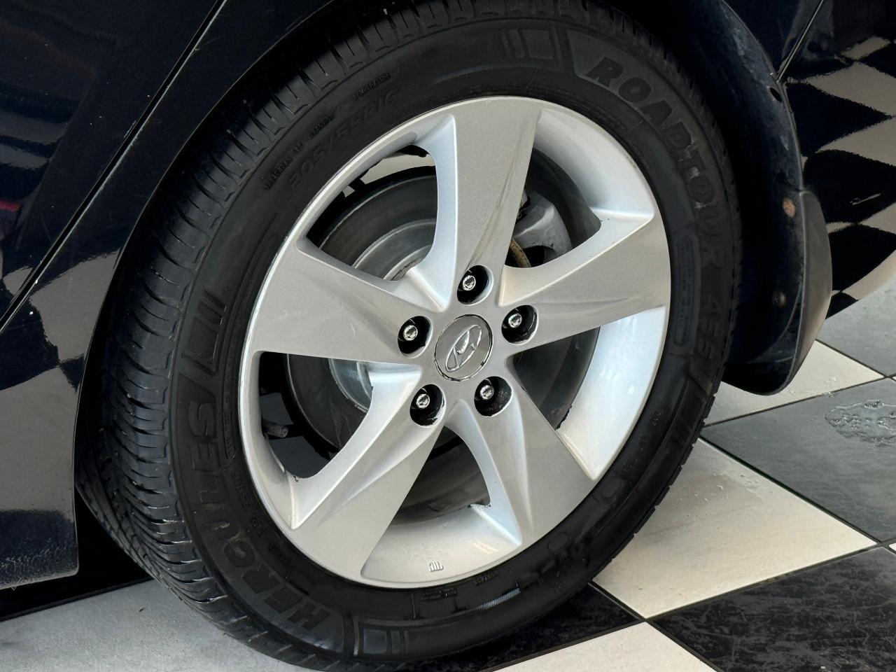 2014 Hyundai Elantra GLS+Sunroof+A/C+Camera+Heated Seats+Bluetooth - Photo #48