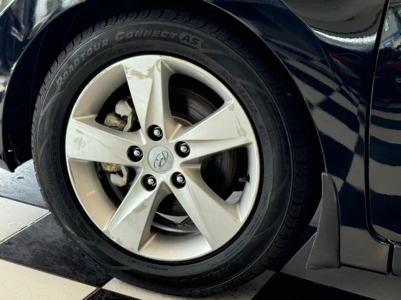 2014 Hyundai Elantra GLS+Sunroof+A/C+Camera+Heated Seats+Bluetooth - Photo #47