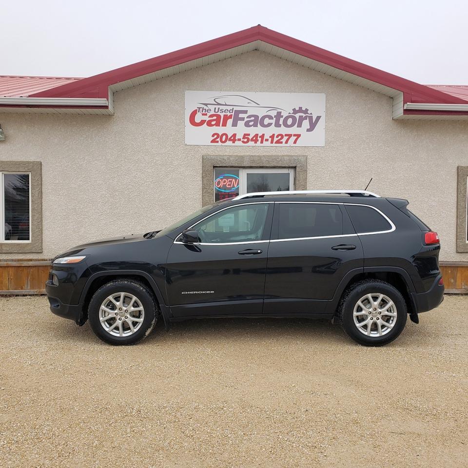 Used 2015 Jeep Cherokee 4WD North 3.2L V6, Heated Seats for sale in Oakbank, MB