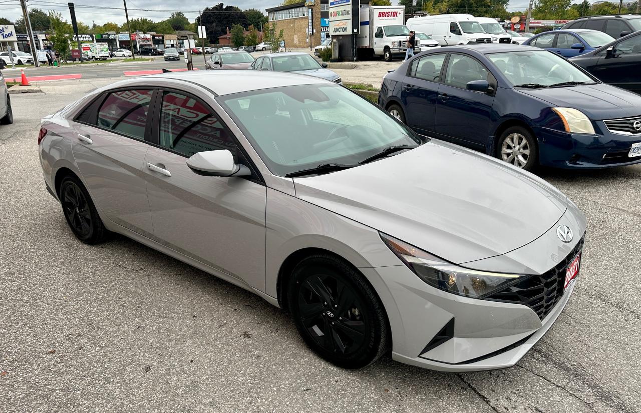 2021 Hyundai Elantra Preferred Photo3