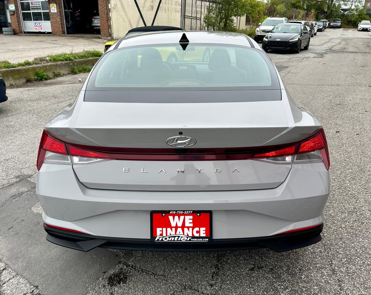 2021 Hyundai Elantra Preferred Photo4