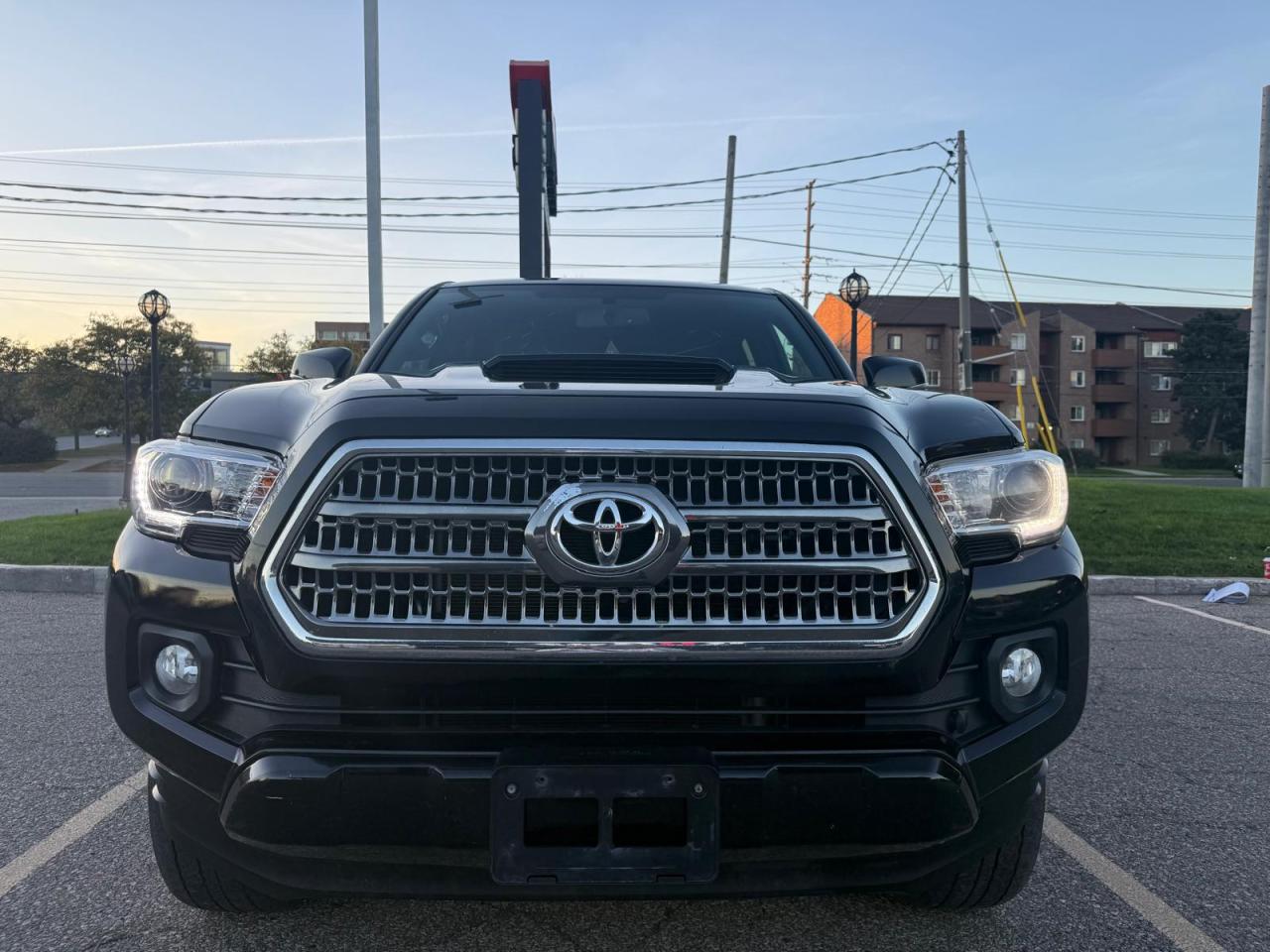 2017 Toyota Tacoma SR5  DOUBLE CAB  6FOOT 6CYL BACK CAMERA MP3 NAVI - Photo #14