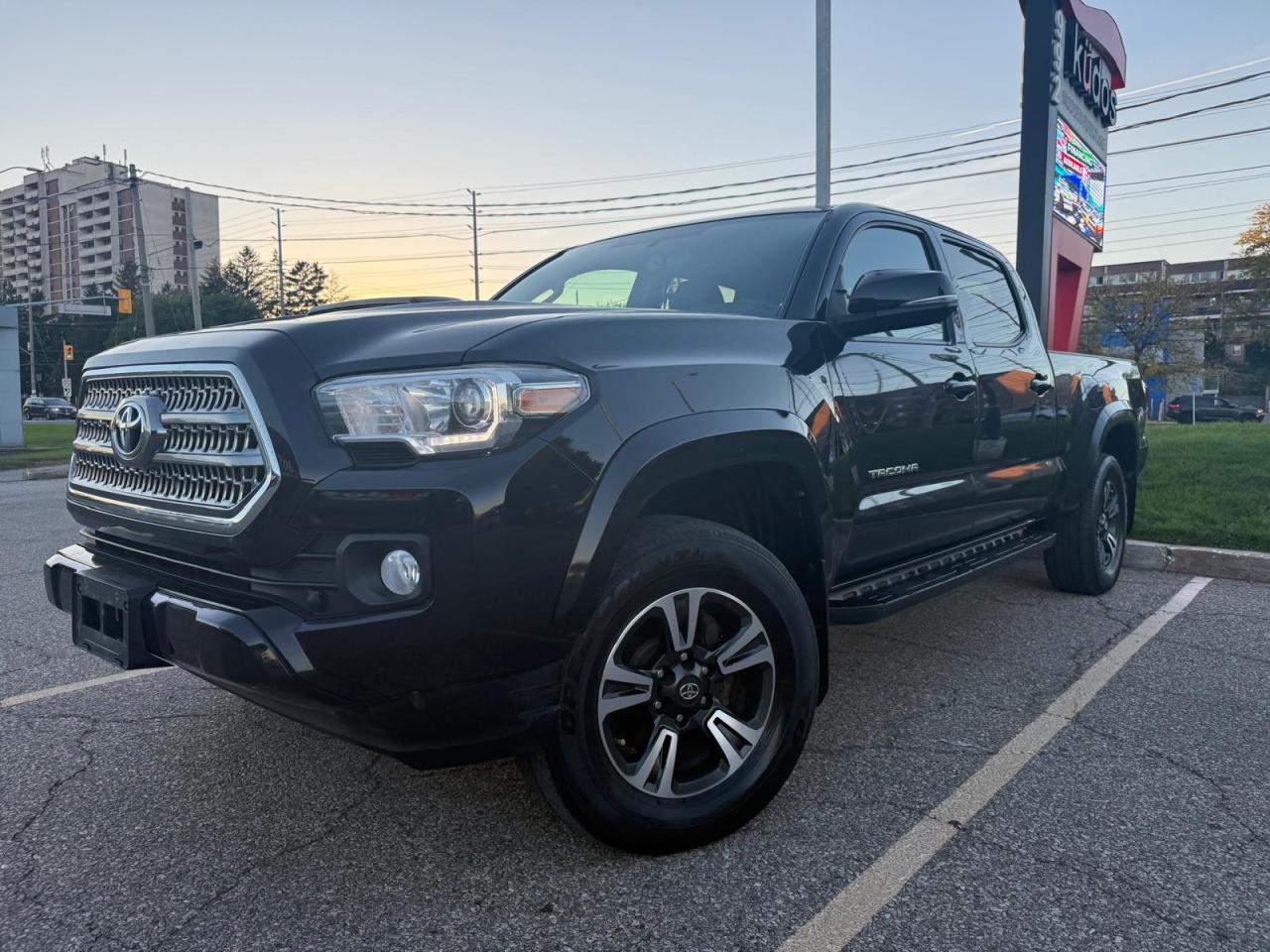 Used 2017 Toyota Tacoma SR5  DOUBLE CAB  6FOOT 6CYL BACK CAMERA MP3 NAVI for sale in Mississauga, ON