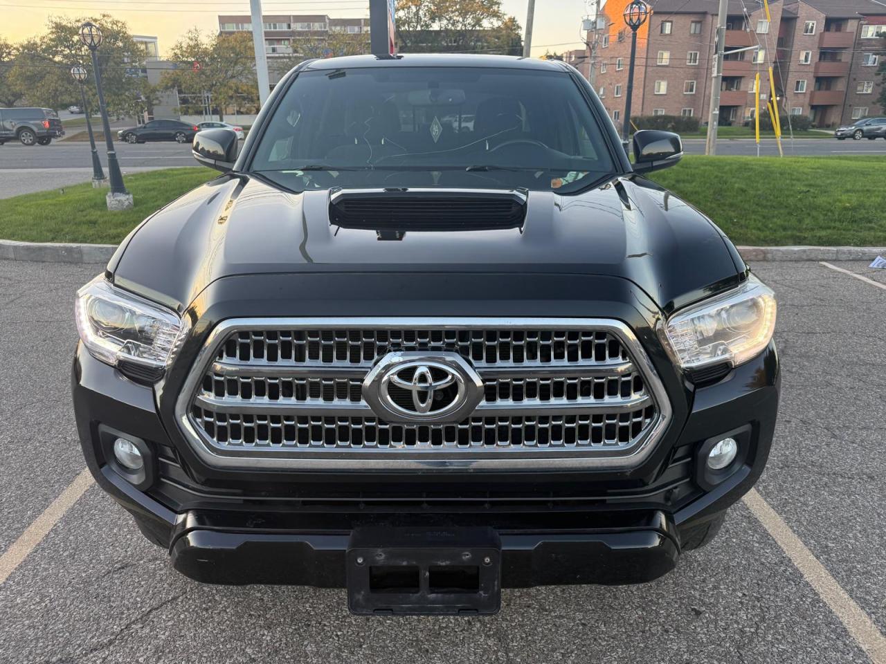 2017 Toyota Tacoma SR5  DOUBLE CAB  6FOOT 6CYL BACK CAMERA MP3 NAVI - Photo #8