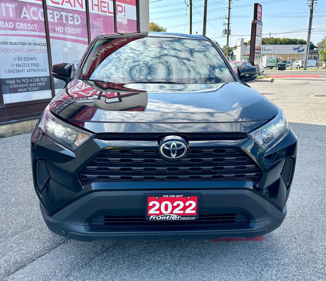 2022 Toyota RAV4 LE AWD Photo2