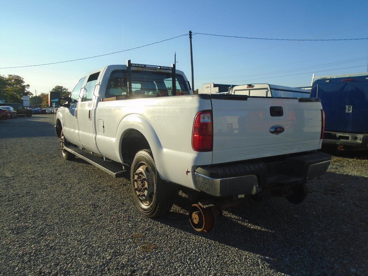 2015 Ford F-350 4WD Crew Cab 172  XL RAIL TRUCK - Photo #5