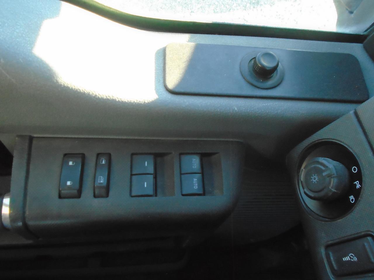2015 Ford F-350 4WD Crew Cab 172  XL RAIL TRUCK - Photo #9
