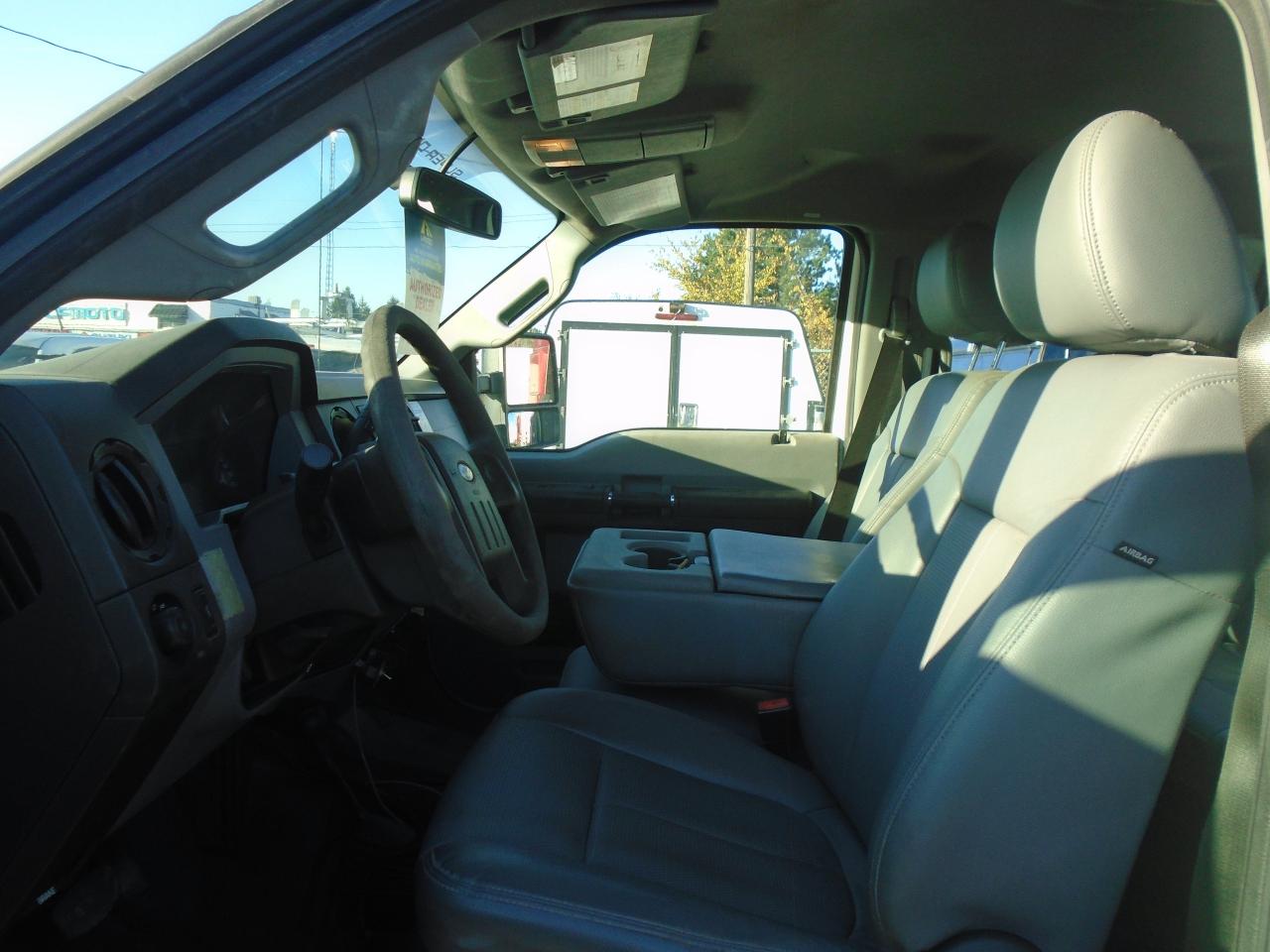 2015 Ford F-350 4WD Crew Cab 172  XL RAIL TRUCK - Photo #16