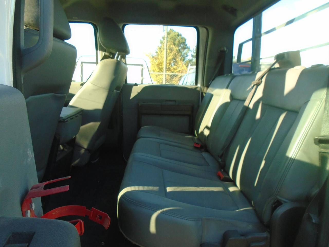 2015 Ford F-350 4WD Crew Cab 172  XL RAIL TRUCK - Photo #17