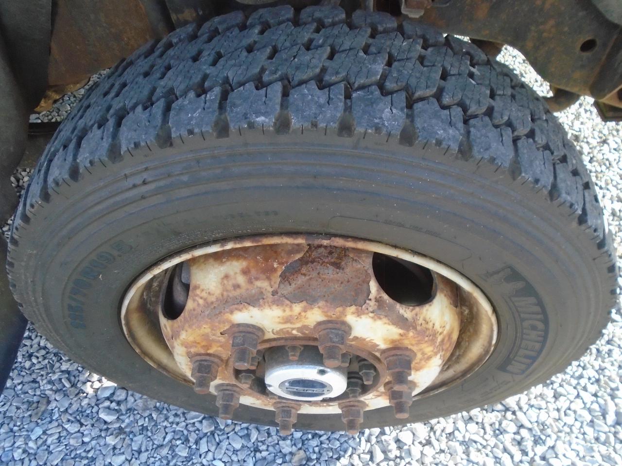 2015 Ford F-350 4WD Crew Cab 172  XL RAIL TRUCK - Photo #21