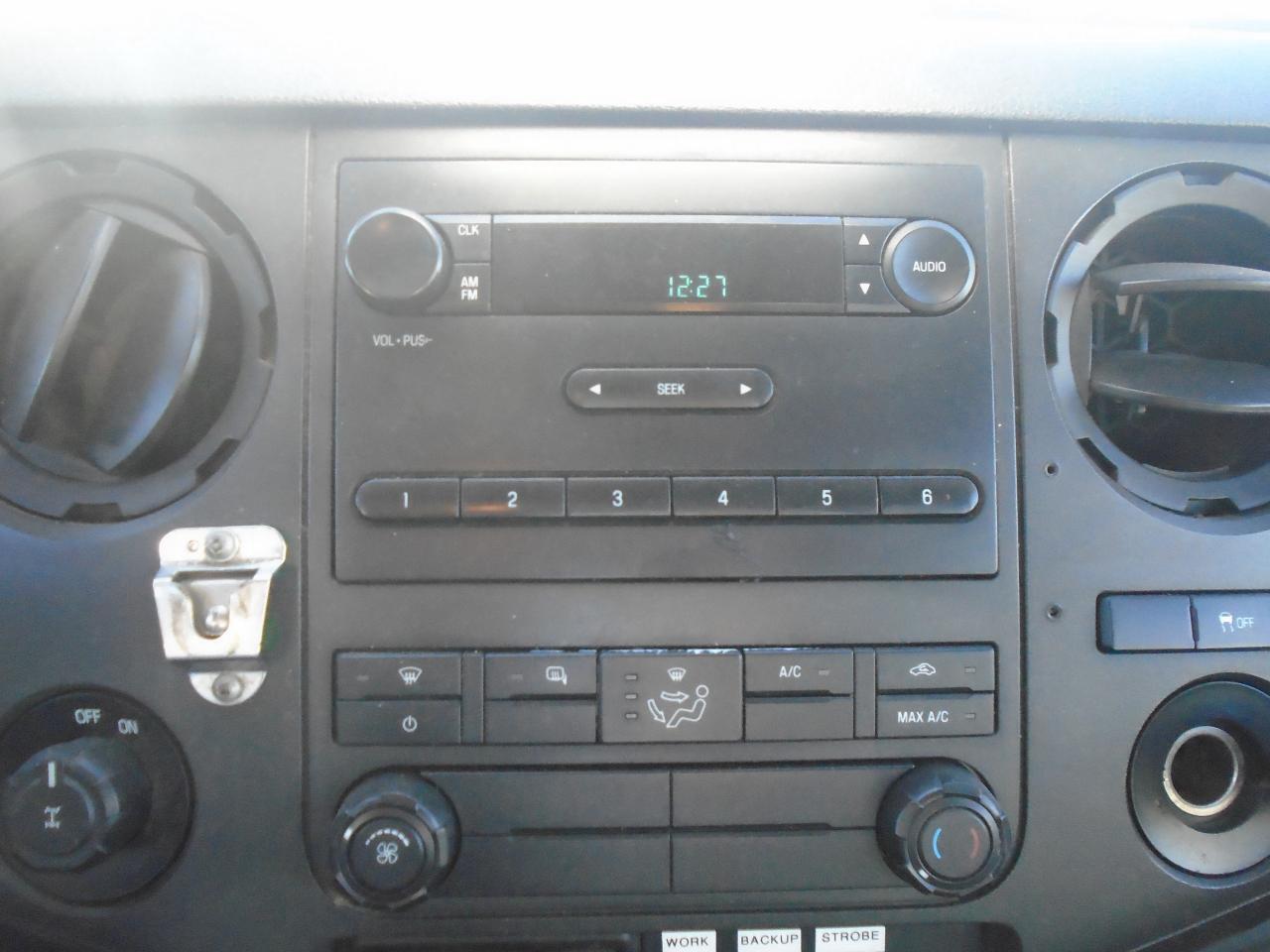 2015 Ford F-350 4WD Crew Cab 172  XL - Photo #15