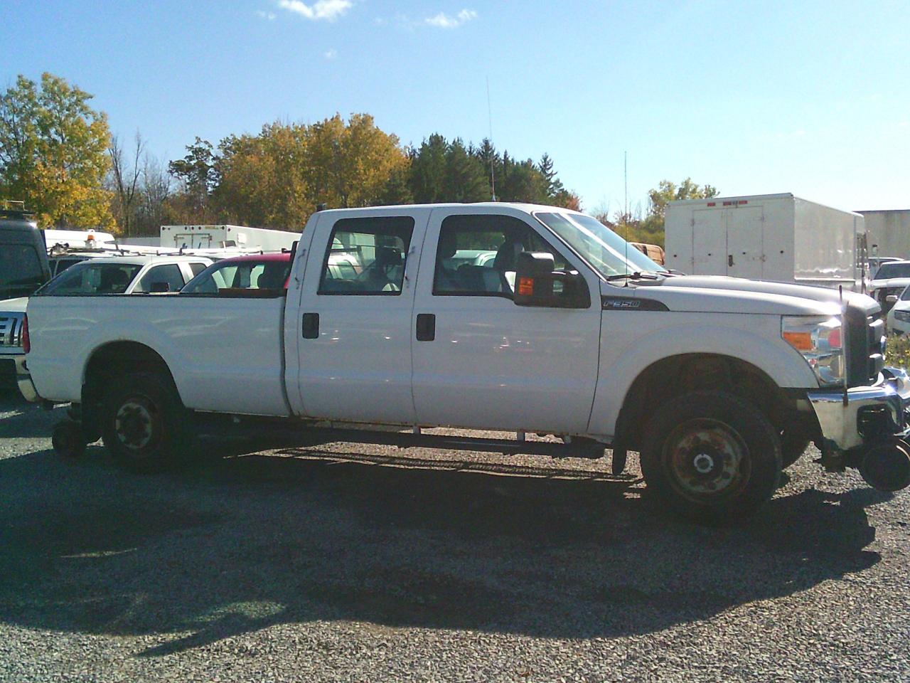 2015 Ford F-350 4WD Crew Cab 172  XL - Photo #4