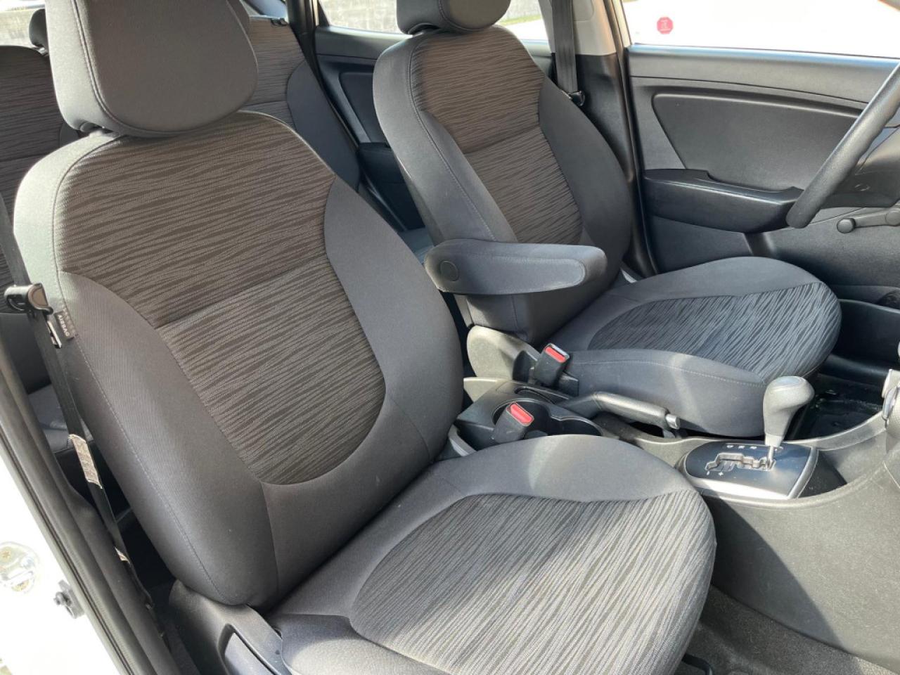2016 Hyundai Accent LE | AM/FM | AC | USB / AUX - Photo #18