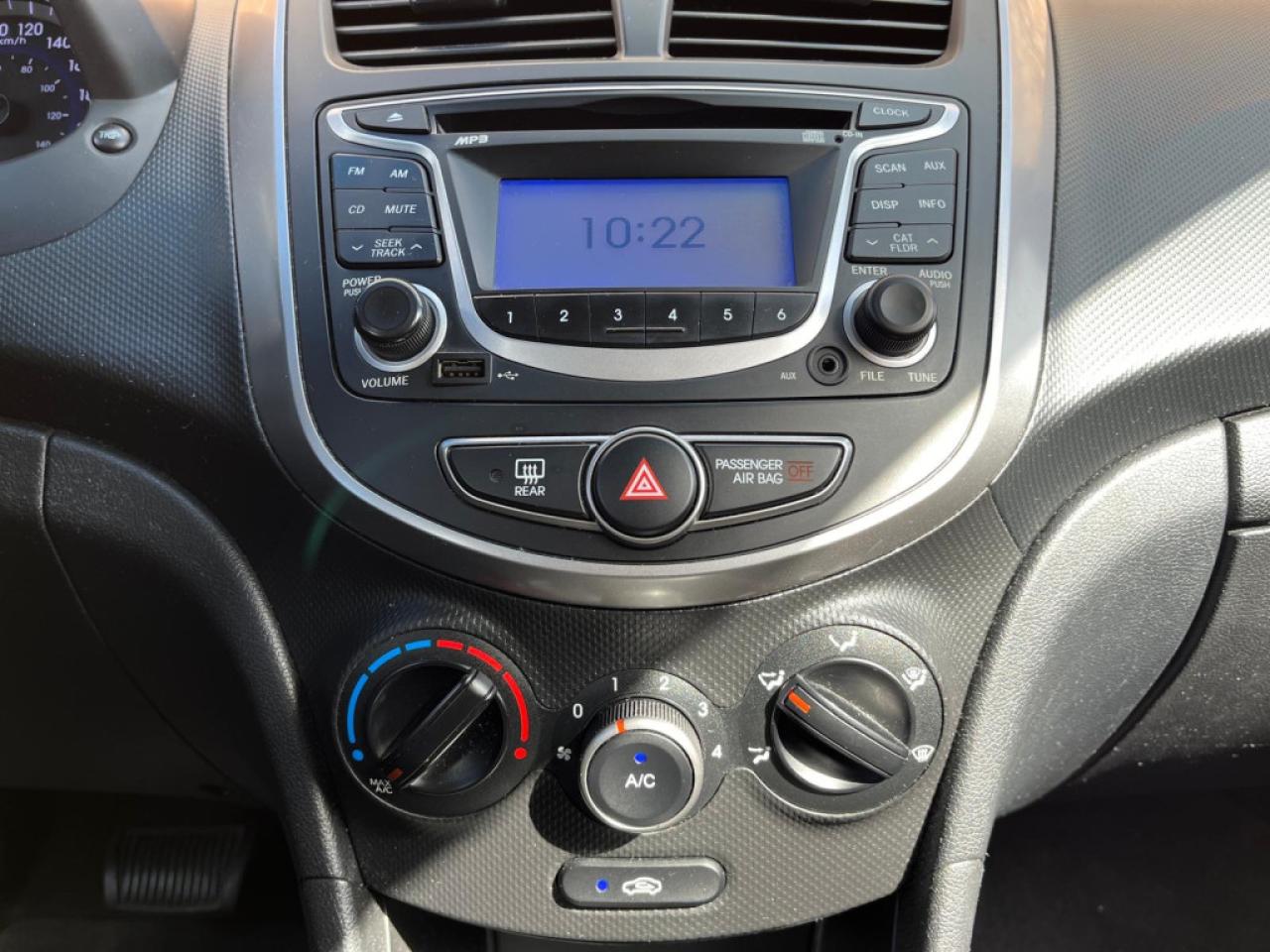 2016 Hyundai Accent LE | AM/FM | AC | USB / AUX - Photo #21