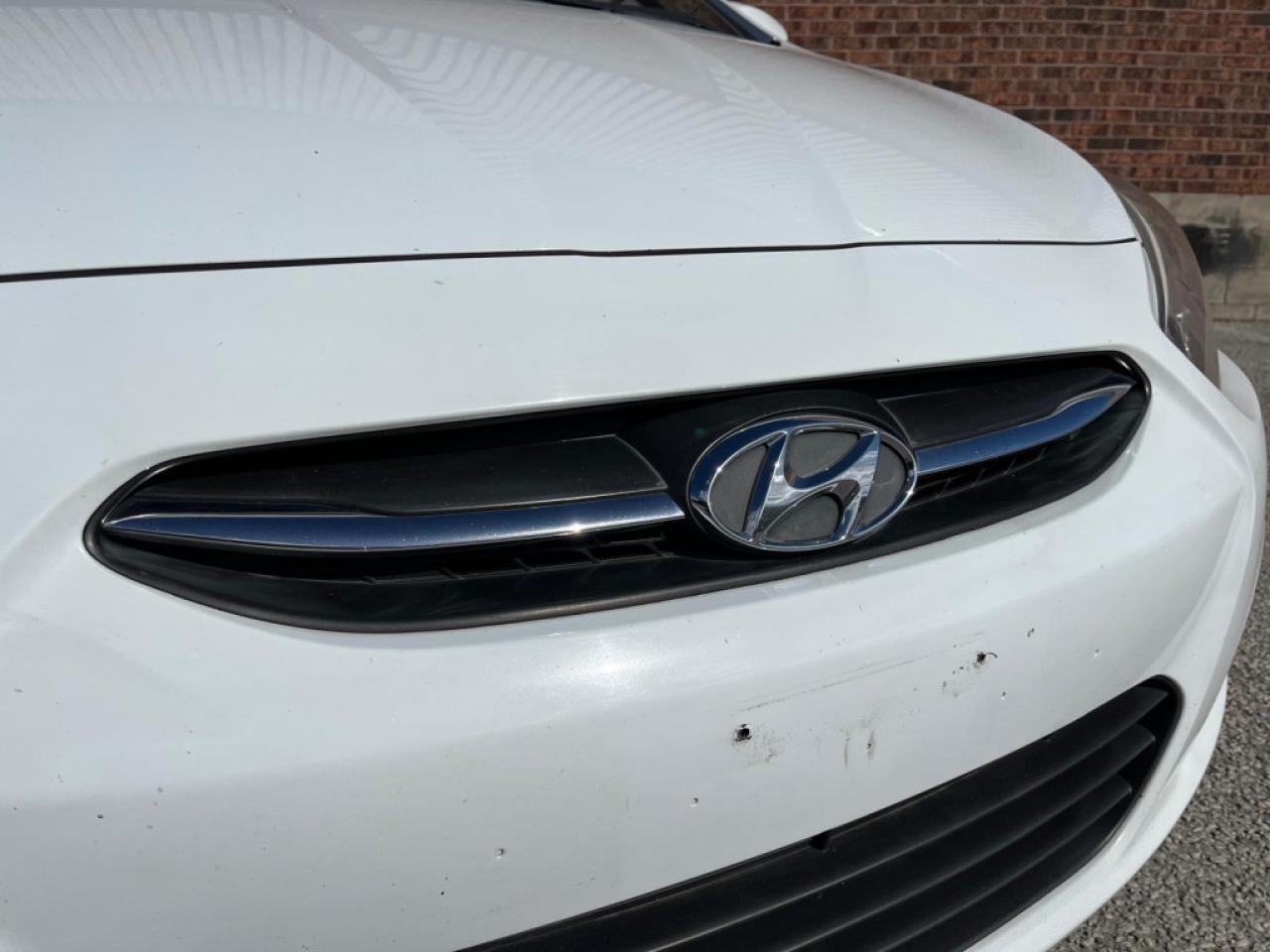 2016 Hyundai Accent LE | AM/FM | AC | USB / AUX - Photo #10