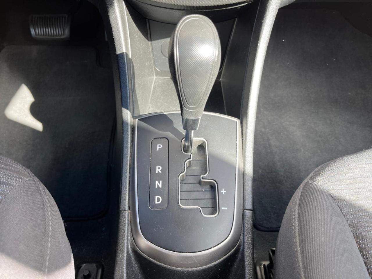 2016 Hyundai Accent LE | AM/FM | AC | USB / AUX - Photo #25