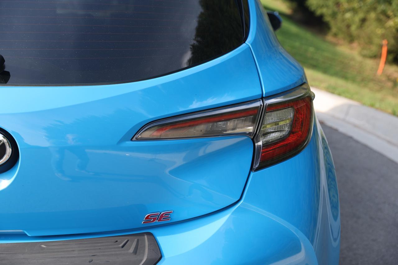 2019 Toyota Corolla SE Hatchback - Photo #11