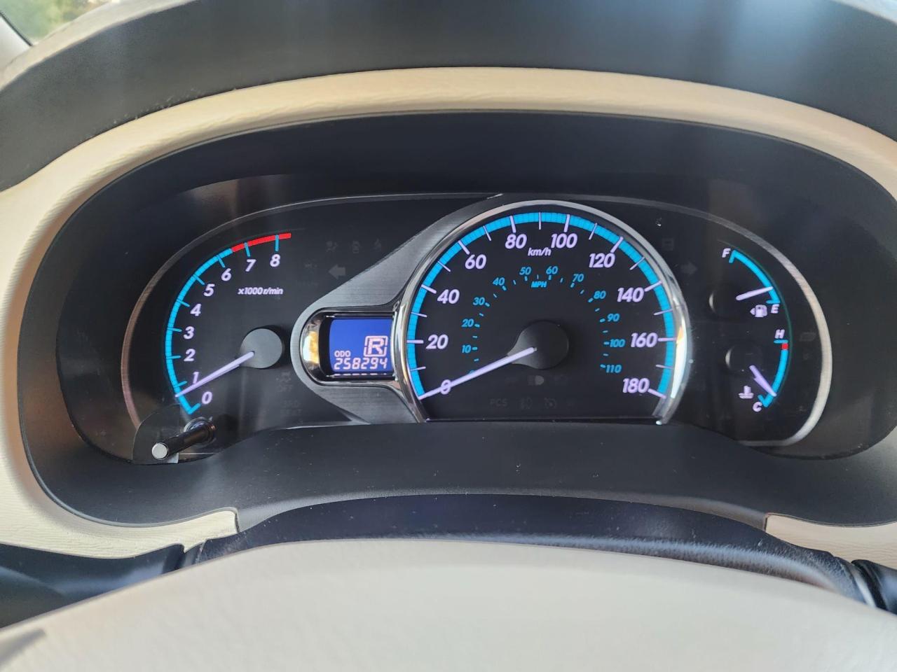 2012 Toyota Sienna 5dr V6 XLE 7-Pass AWD - Photo #11