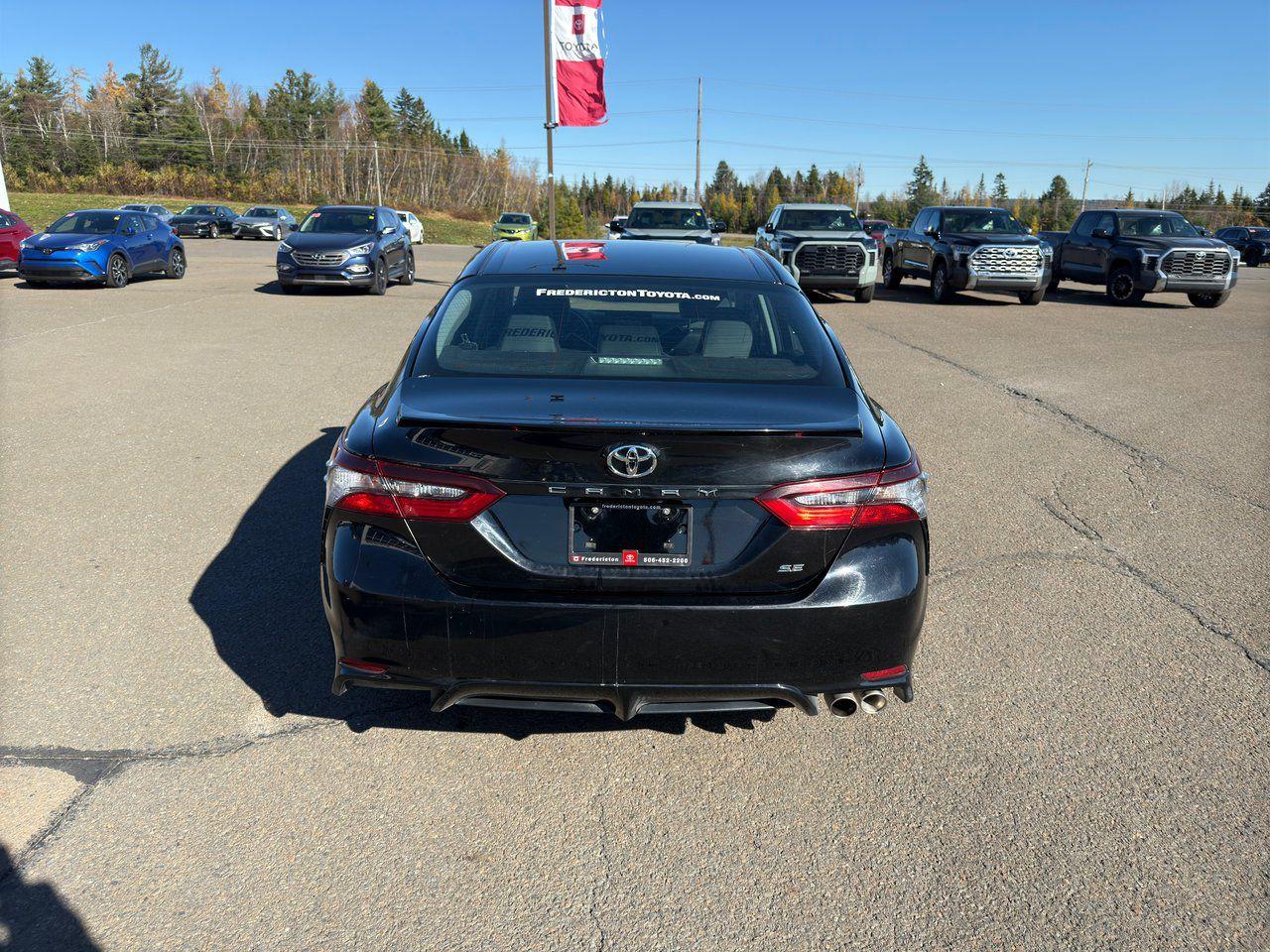 2022 Toyota Camry SE Photo