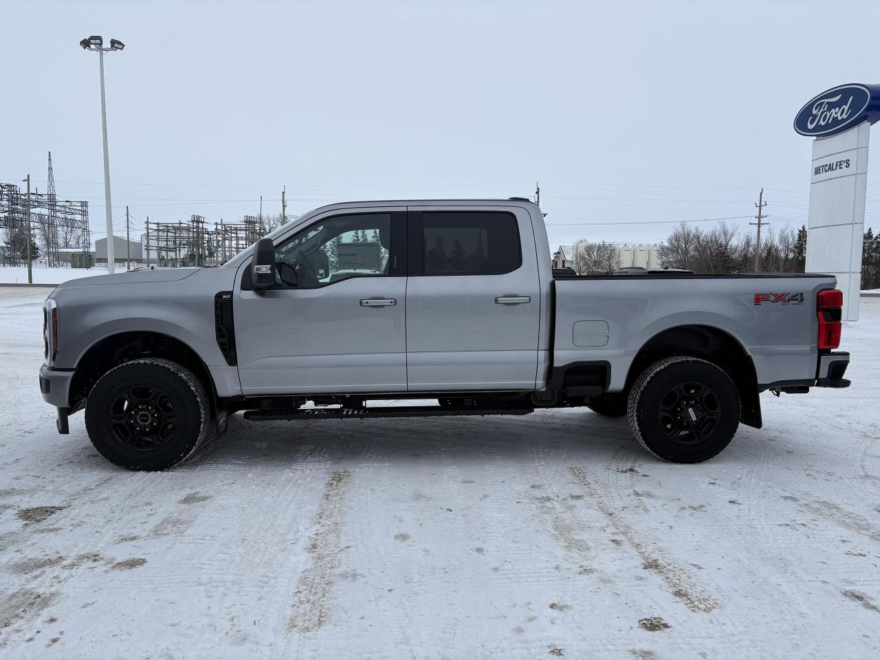 2024 Ford F-250 Super Duty SRW XLT 4WD CREW CAB 6.75' BOX Photo2
