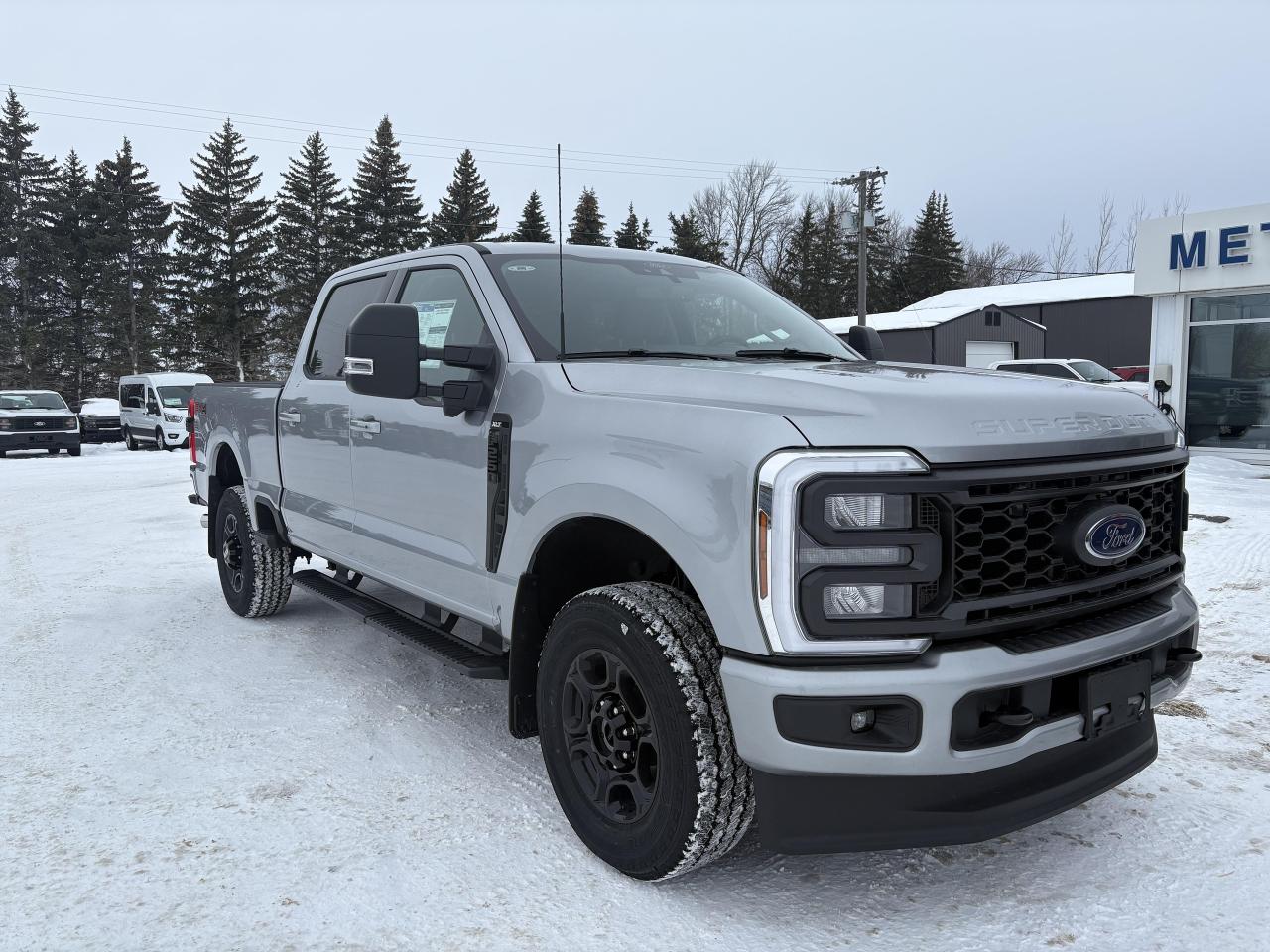 2024 Ford F-250 Super Duty SRW XLT 4WD CREW CAB 6.75' BOX Photo1