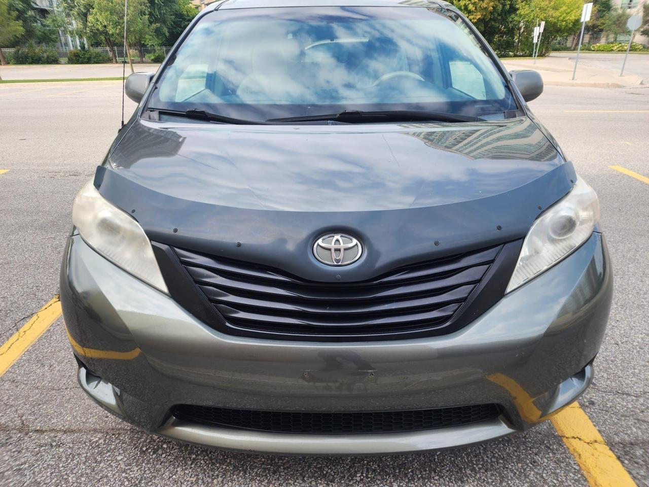 2012 Toyota Sienna 5DR V6 CE 7-PASS FWD