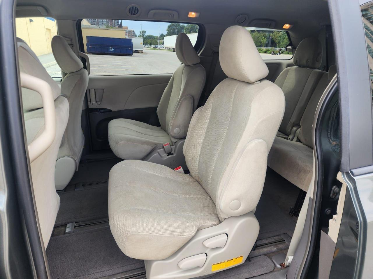 2012 Toyota Sienna 5DR V6 CE 7-PASS FWD - Photo #6