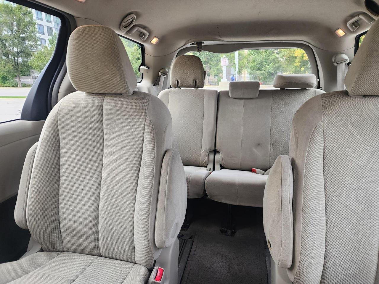 2012 Toyota Sienna 5DR V6 CE 7-PASS FWD - Photo #10