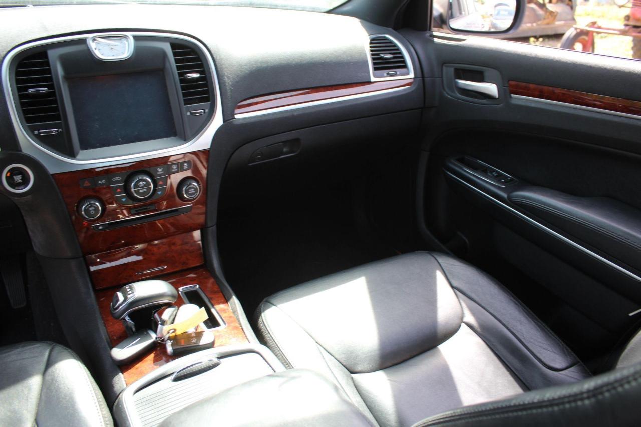 2013 Chrysler 300  Photo