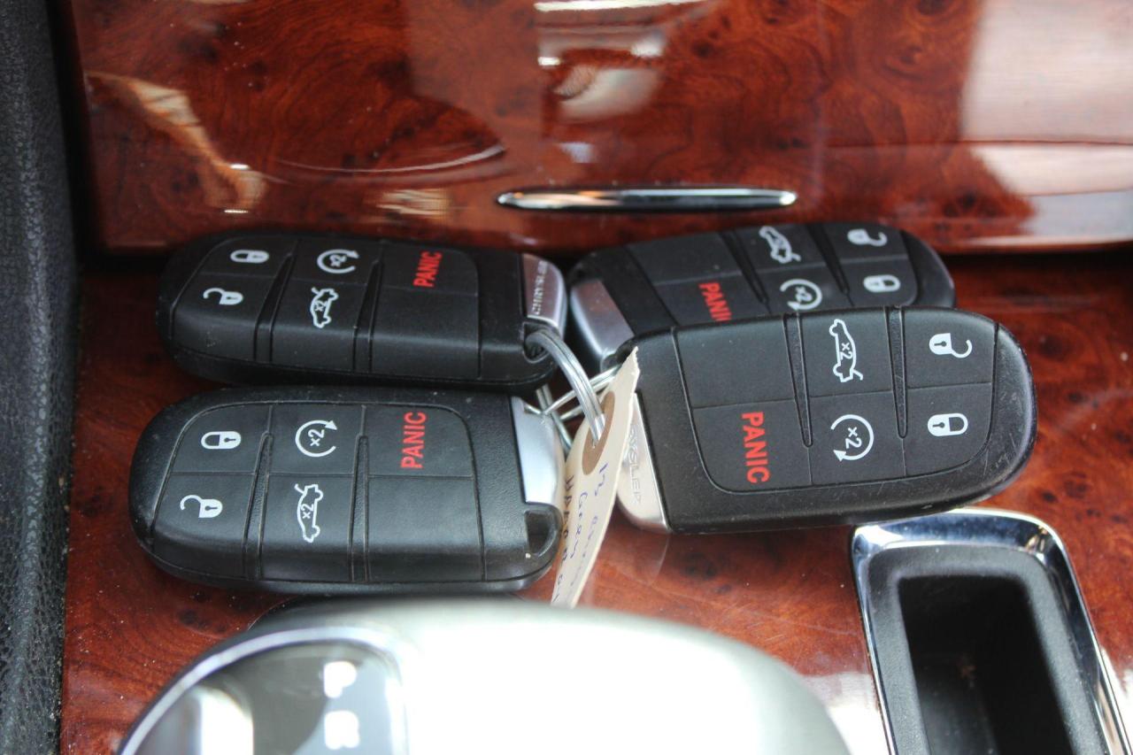 2013 Chrysler 300  Photo