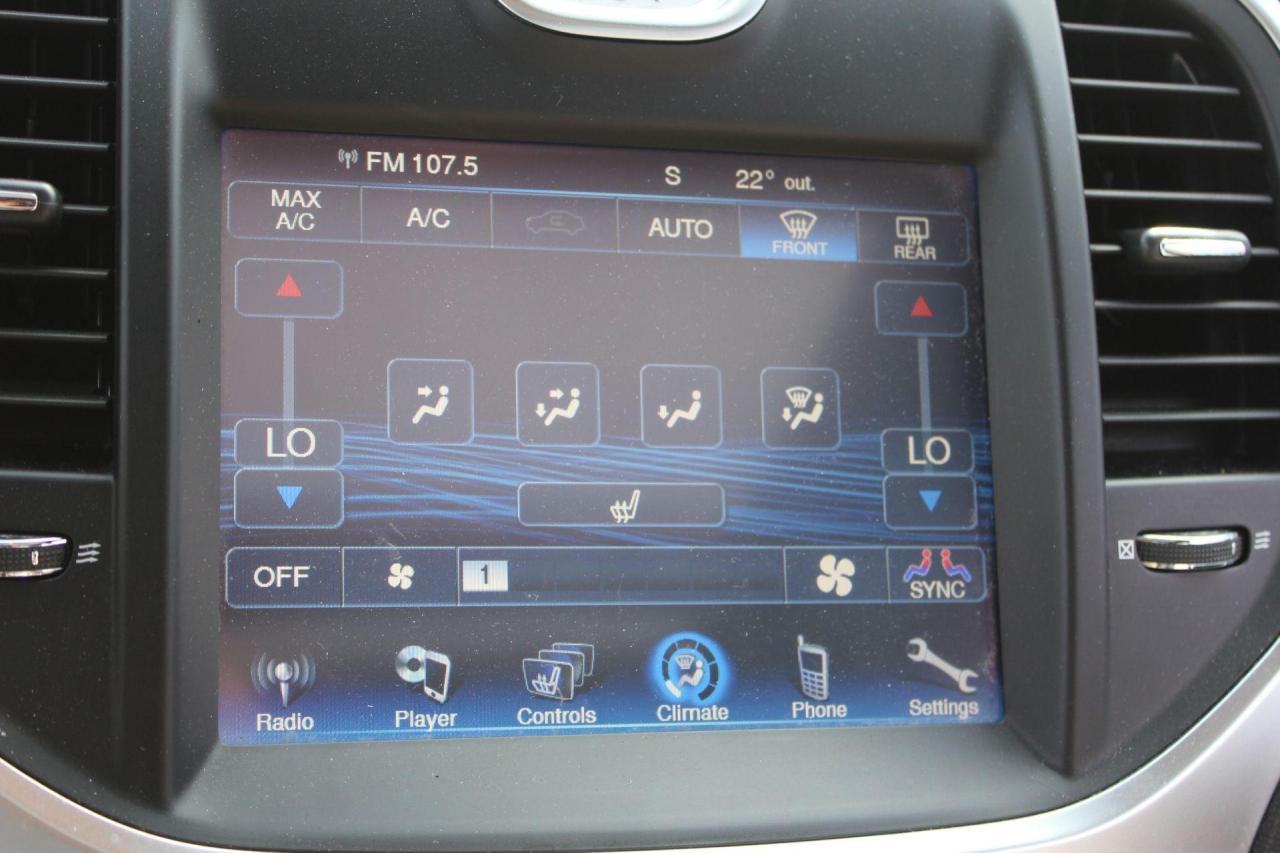 2013 Chrysler 300  Photo