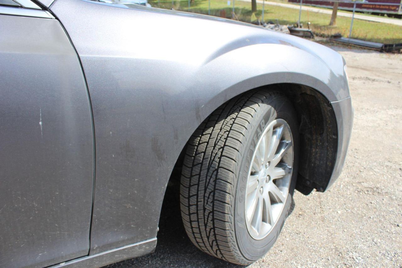 2013 Chrysler 300  Photo