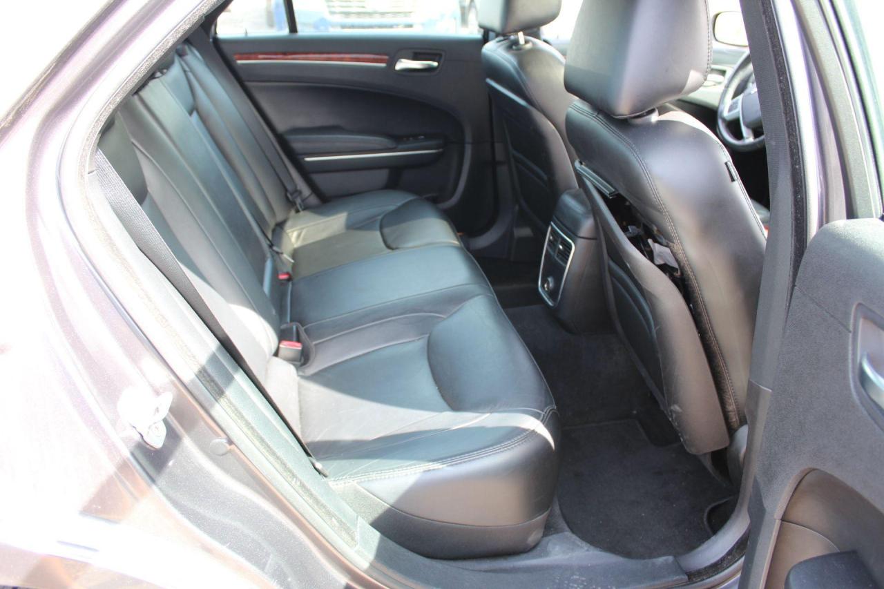 2013 Chrysler 300  Photo