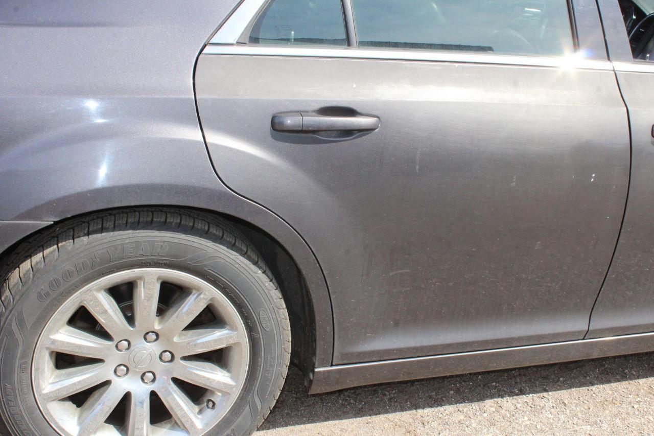 2013 Chrysler 300  Photo