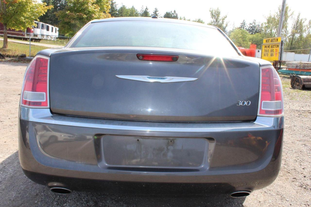 2013 Chrysler 300  Photo