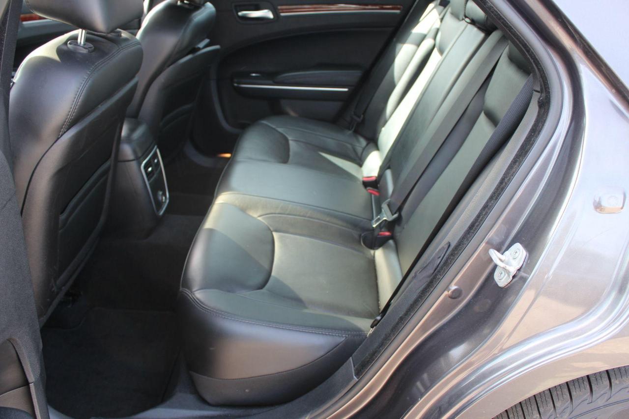 2013 Chrysler 300  Photo