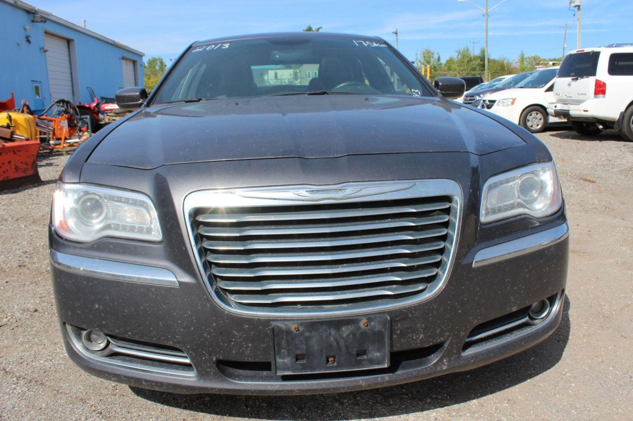 2013 Chrysler 300  Photo