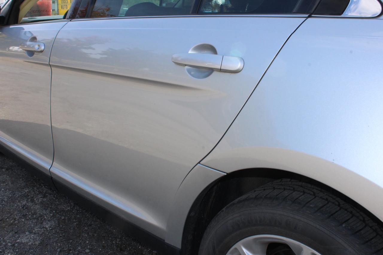 2016 Ford Taurus  Photo