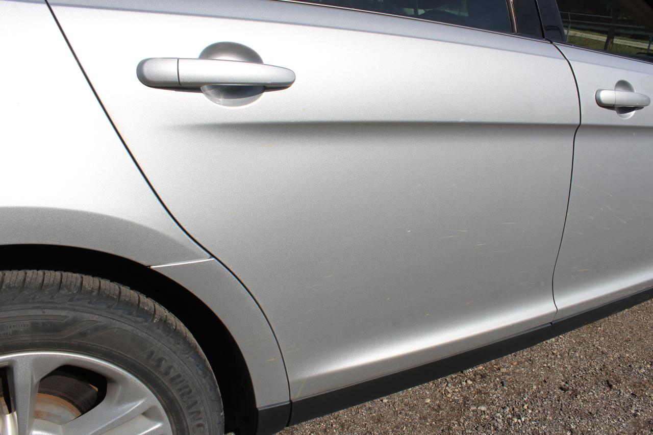 2016 Ford Taurus  Photo