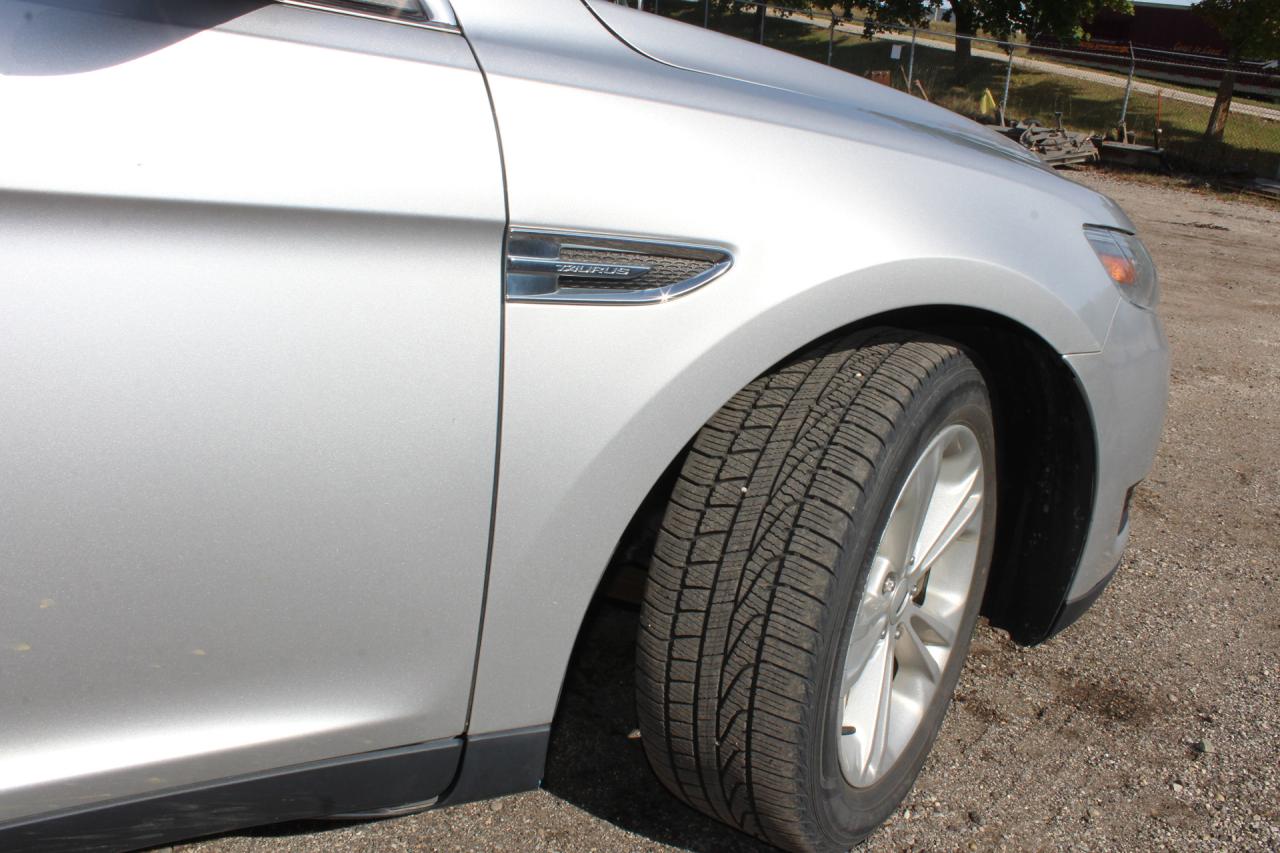 2016 Ford Taurus  Photo