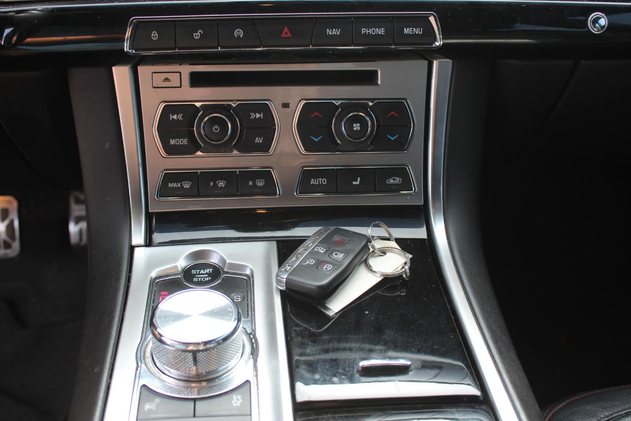 2015 Jaguar XF  Photo