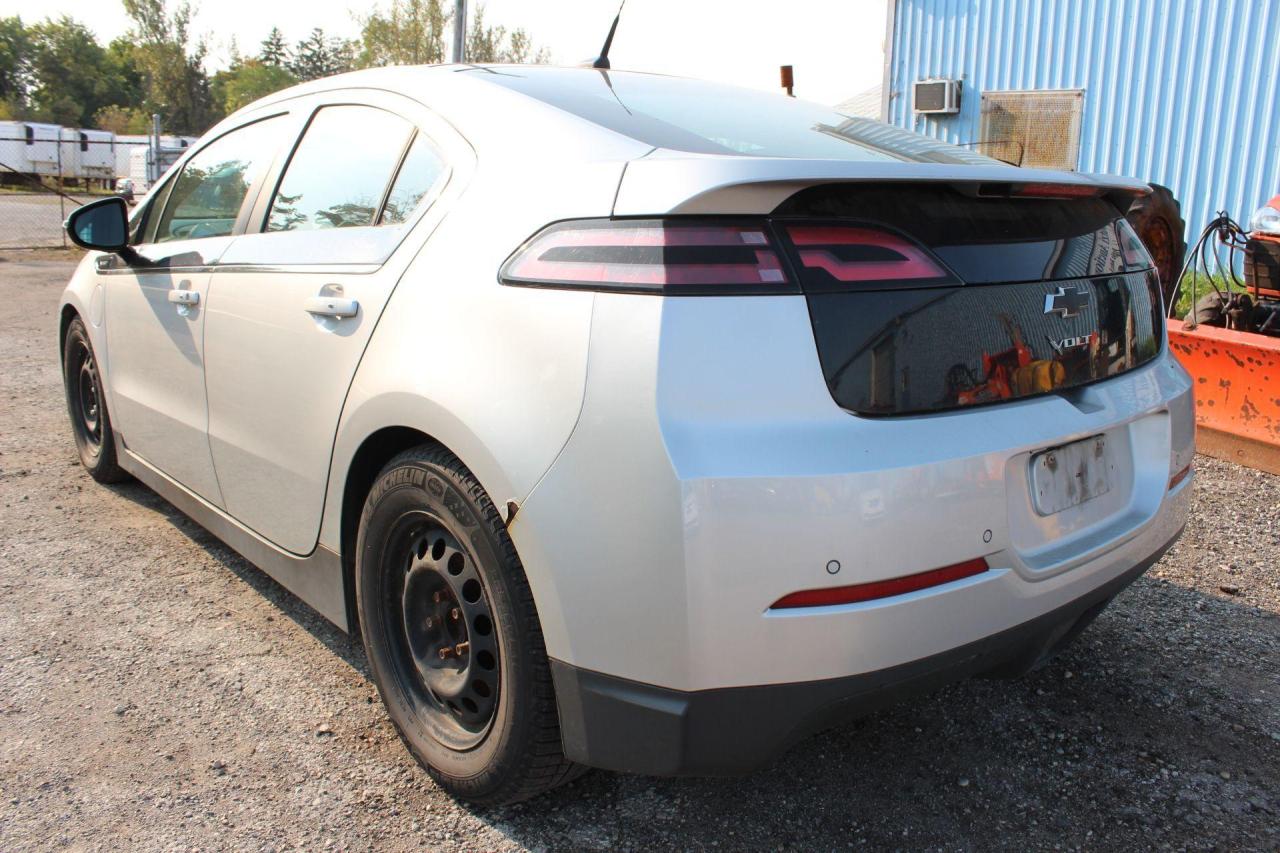 2012 Chevrolet Volt  Photo3