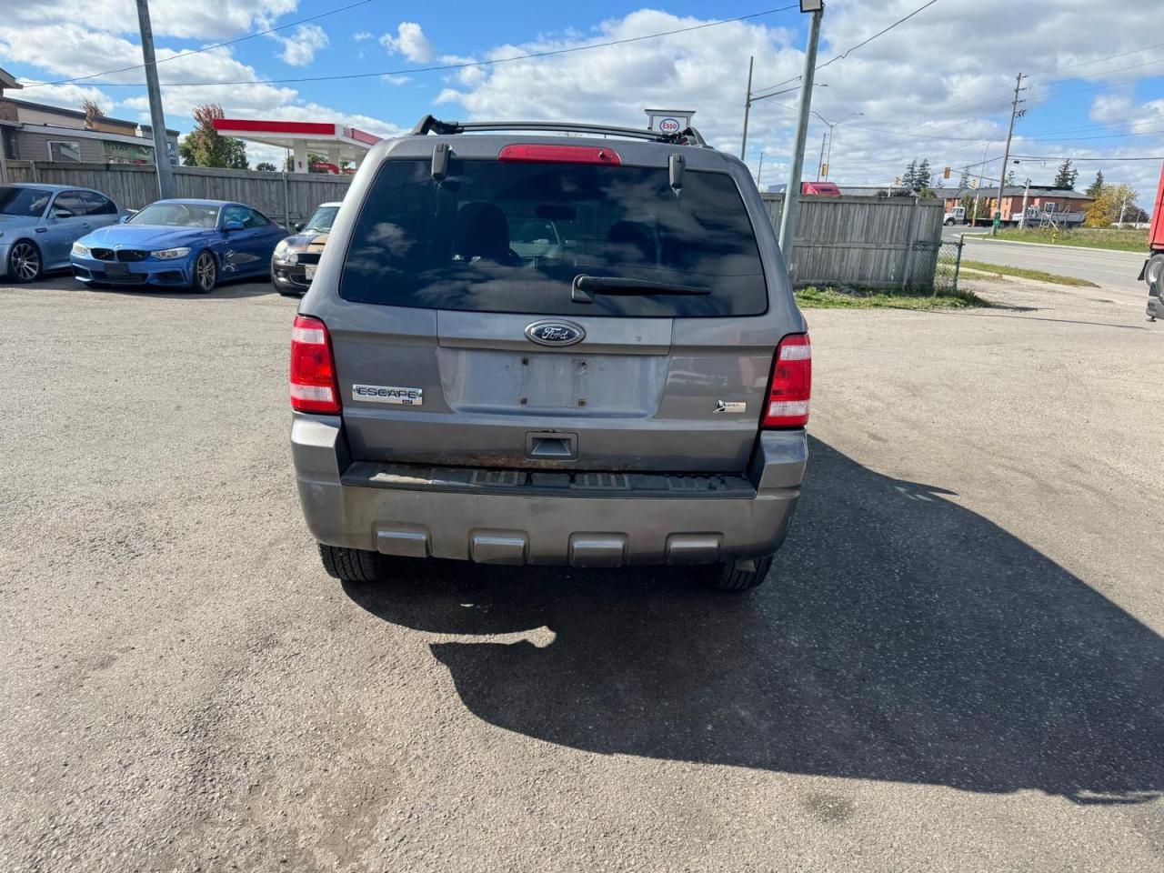 2010 Ford Escape XLT, V6, WELL SERVICED, AS IS - Photo #4