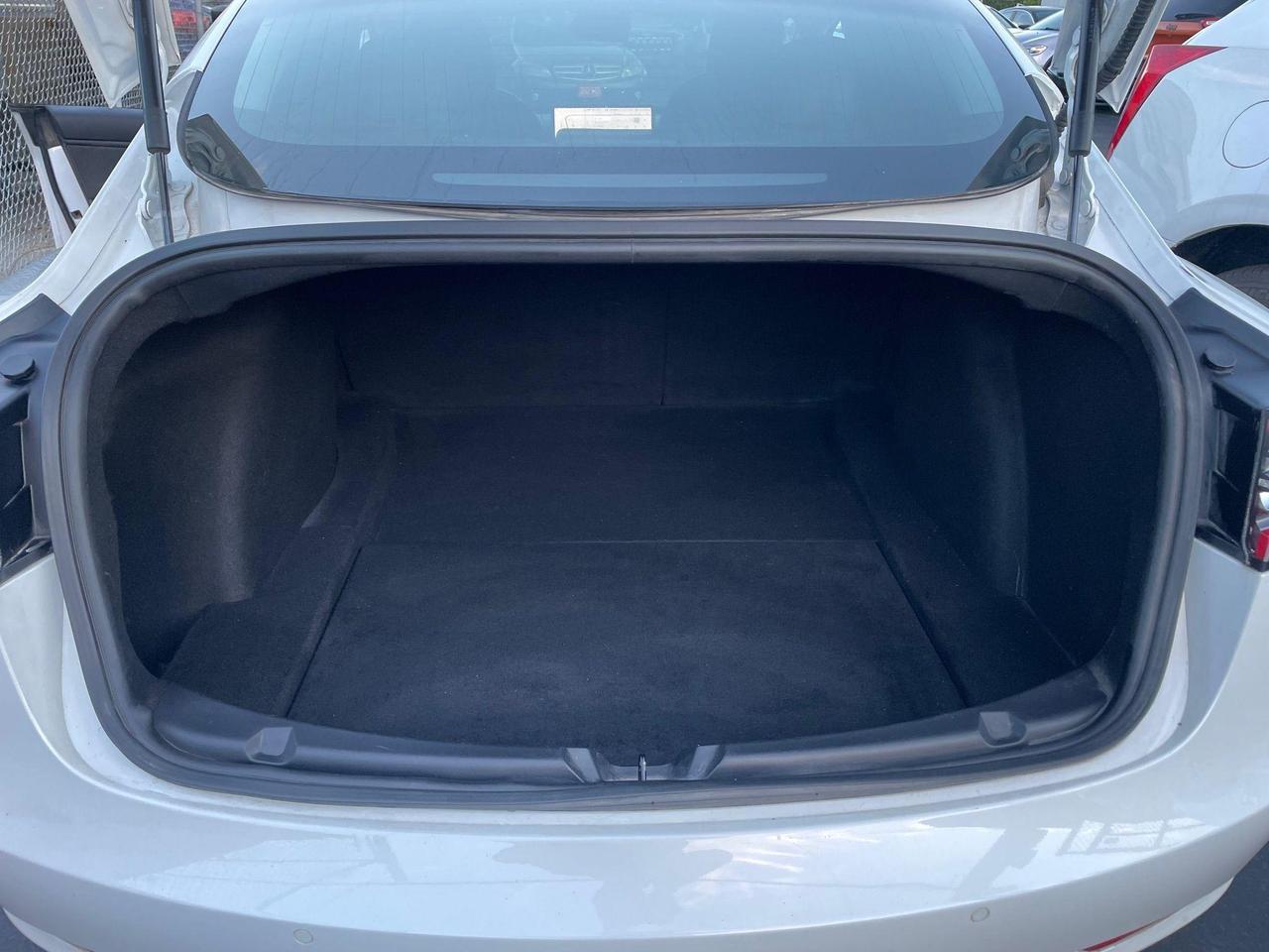 2019 Tesla Model 3 Standard Range Plus*NAV,BACKUP CAM, HEATED SEATS* Photo