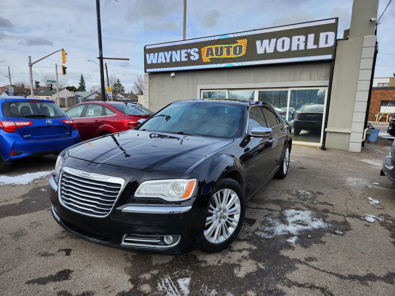 Used 2014 Chrysler 300 C**HEMI*LOADED*AWD** for sale in Hamilton, ON