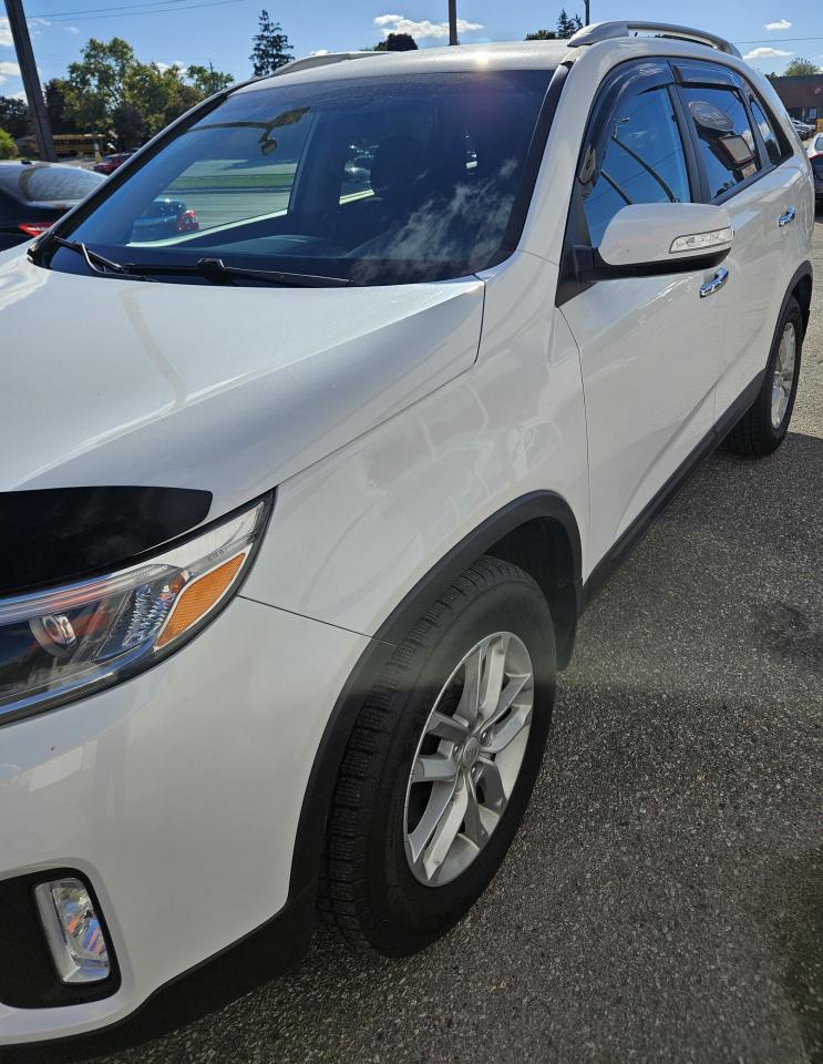 2015 Kia Sorento FWD 4dr I4 GDI Auto LX - Photo #9