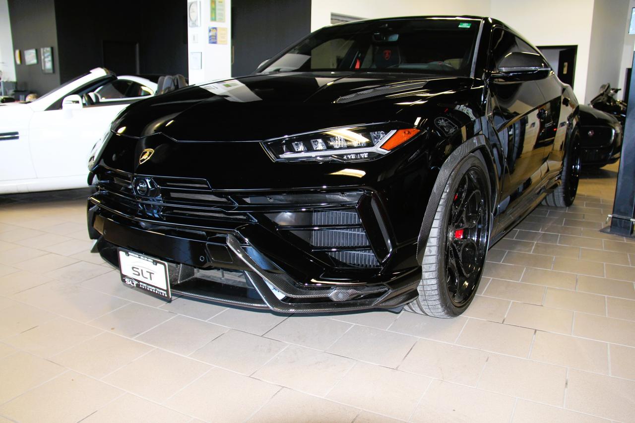 2023 Lamborghini Urus Performante Photo2