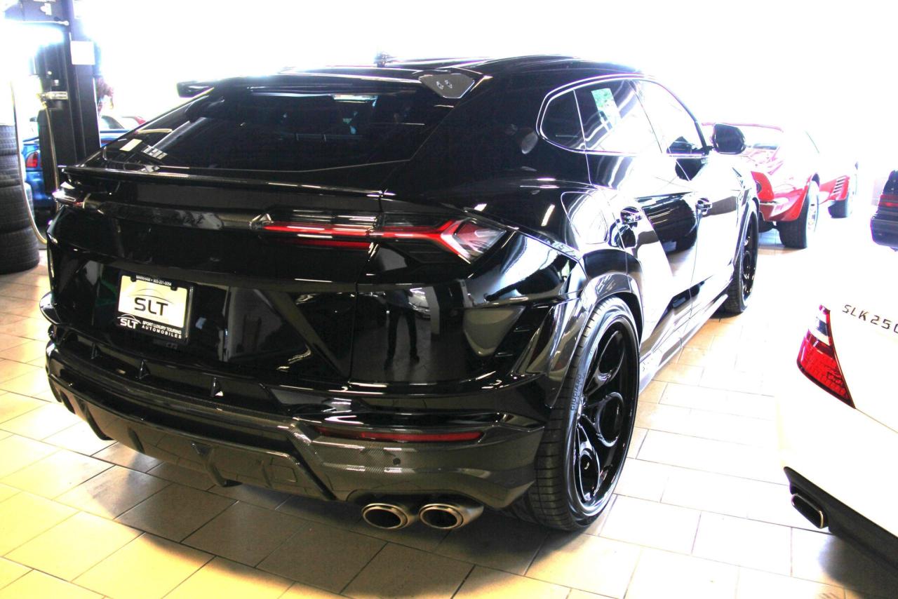 2023 Lamborghini Urus Performante Photo